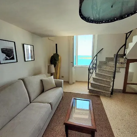 Frontemare Delle Sirene Apartment *